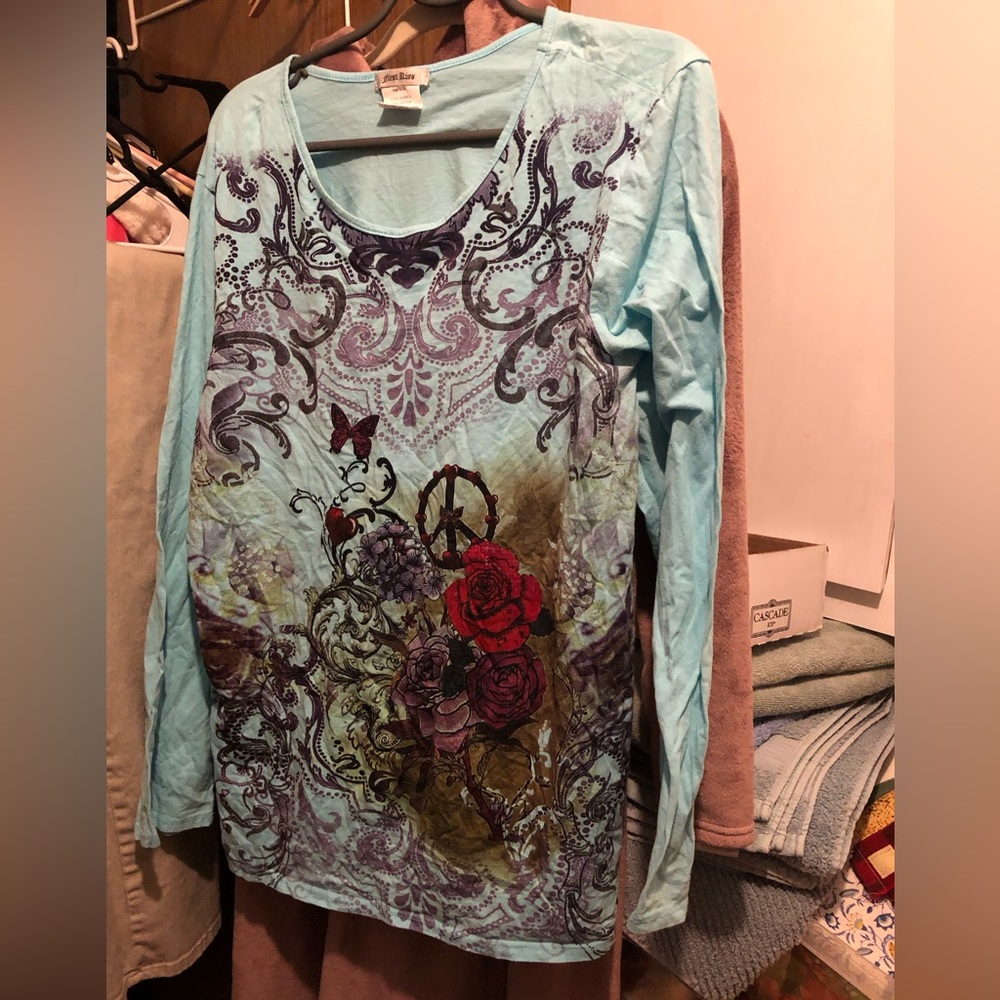 First Kiss Filigree Print Tee- 711 *tee deal $20 or $15 w/offer